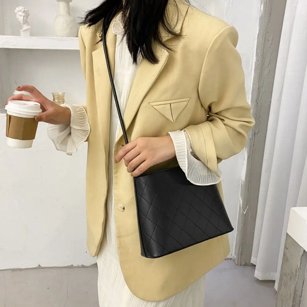 

Large Capacity Rhombus Plaid Tote Bag PU Leather Solid Color Vintage Crossbody Bag Underarm Bag Handbag Solid Color Shoulder Bag