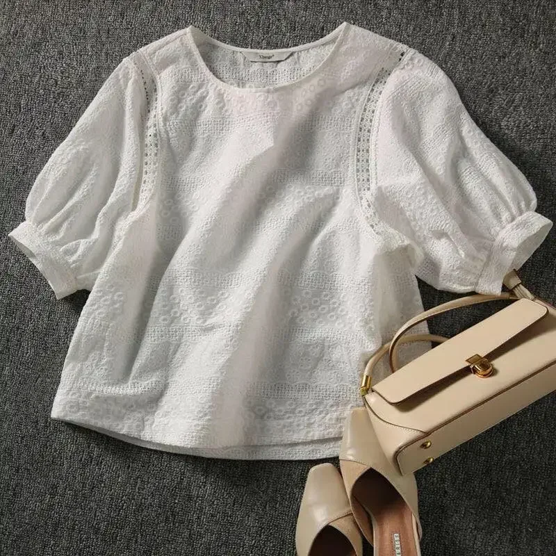 New Summer Korean Fashion O-neck Women\'s Shirts Puff Short Sleeve Loose Blouse Embroidery Cotton Lace Casual White Clothes 13440