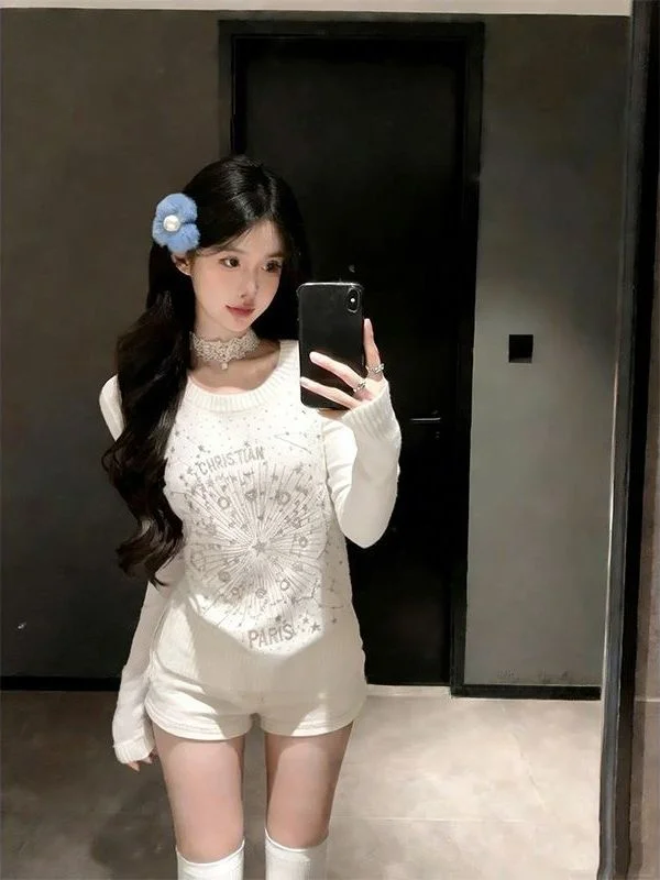 

Трикотажный топ с объемной вышивкой звезд и пайетками, модный дизайн, приталенный крой, осень-зима, новинка, мягкий хлопок, круглый вырез, длинный рукав