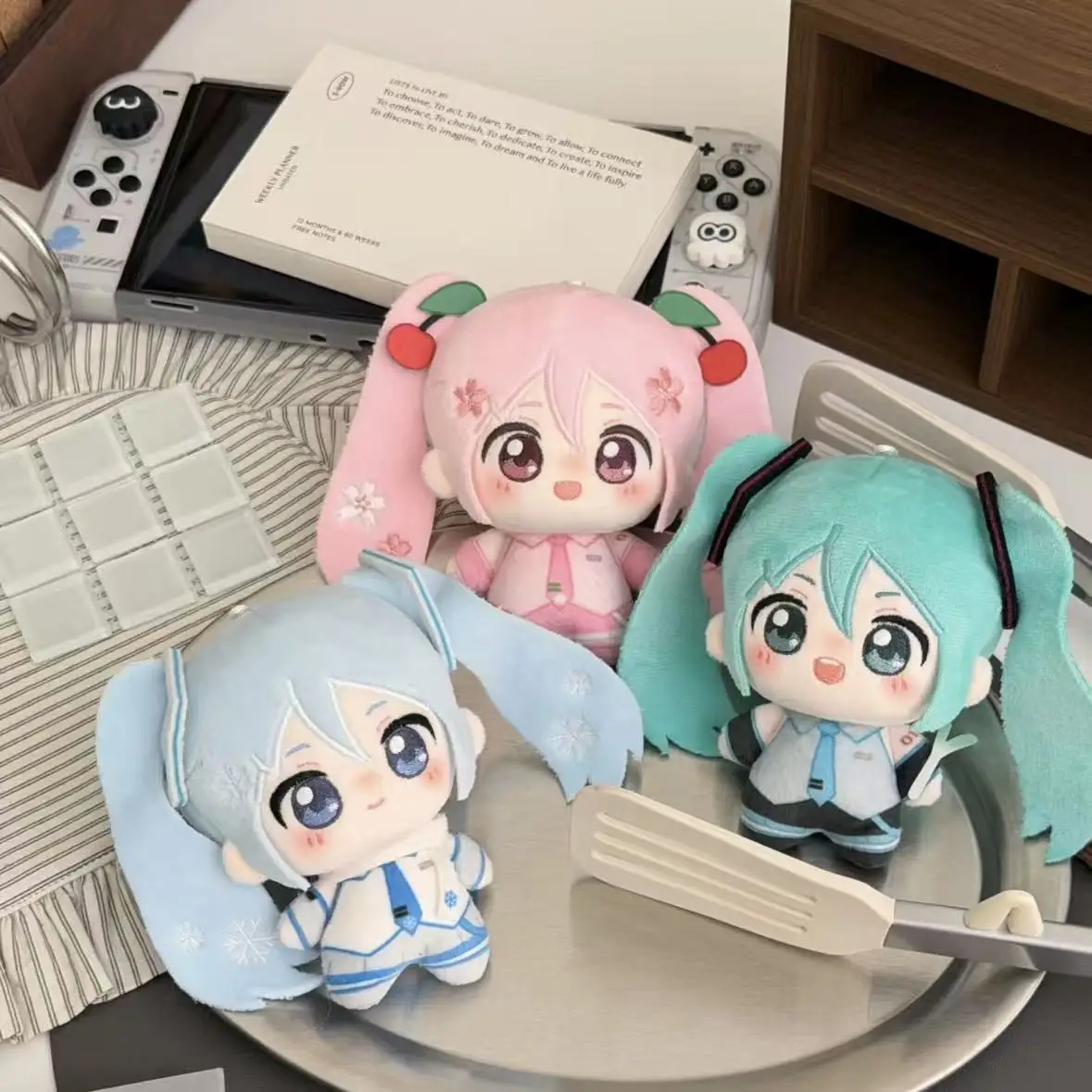 10cm including detachable ear muffs Kawaii Hatsune Miku plush toys, table decorations, car decorations and gifts