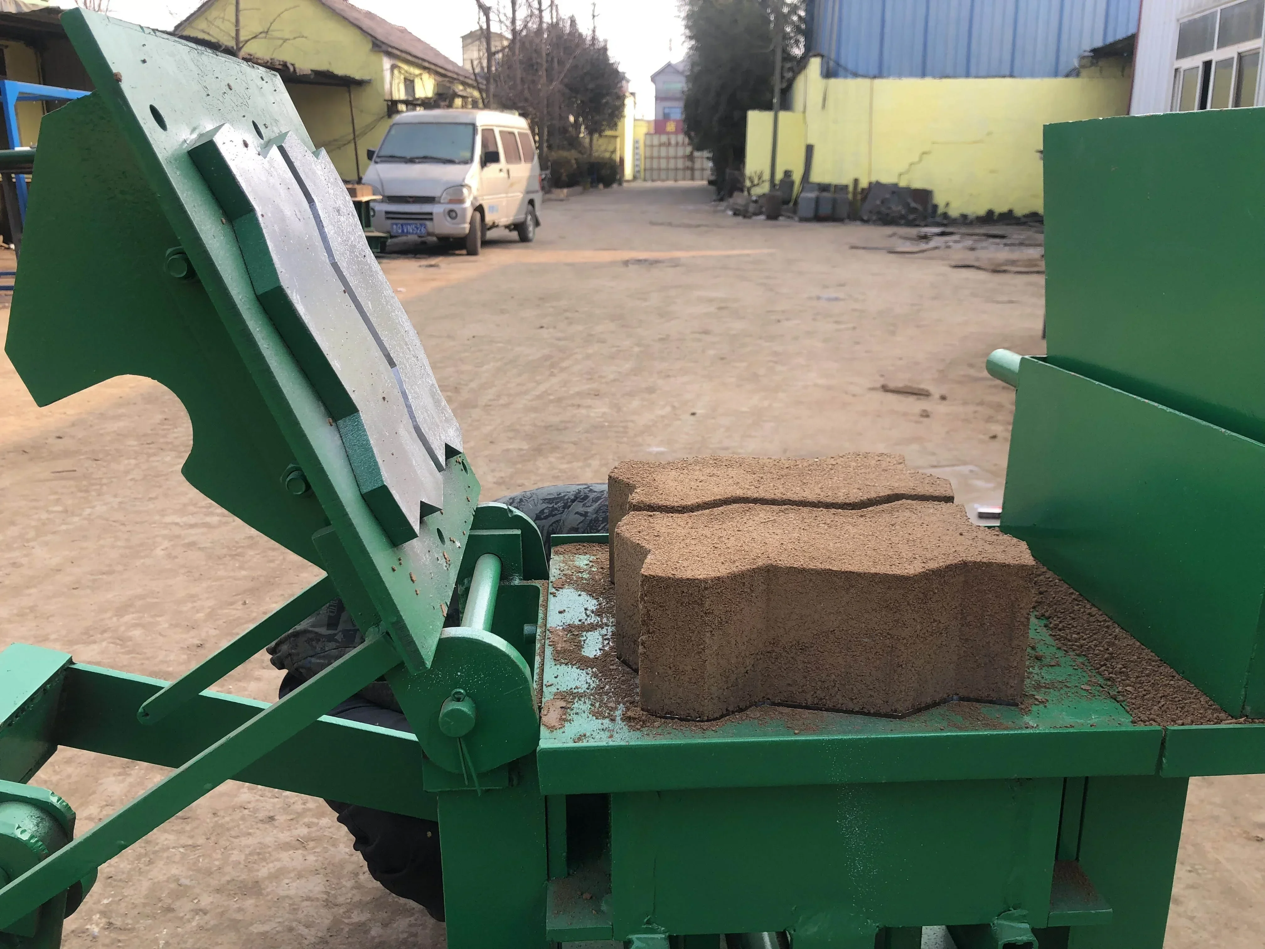 Hot sale Brick-making machine Interlock Block Mold XM2-40 Clay Bricks Making Machine Lowest Price in Philippine