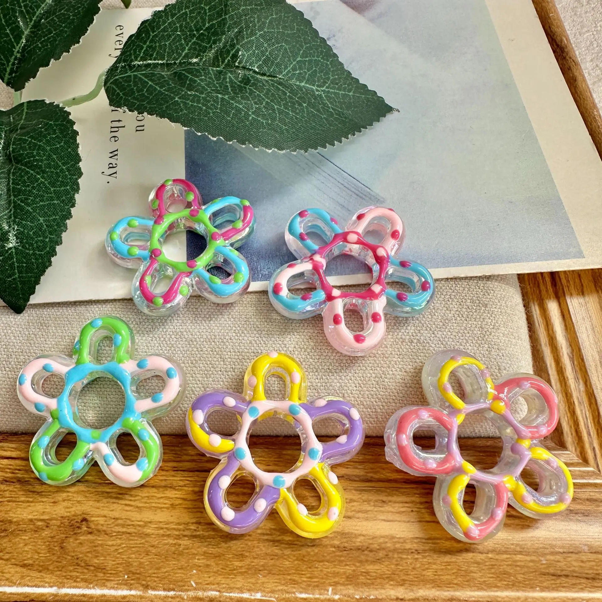 

10 шт. винтажных акриловых подвесок с точечным узором, ручной работы, в форме цветка, полые, для изготовления ожерелий, серег и других украшений своими руками