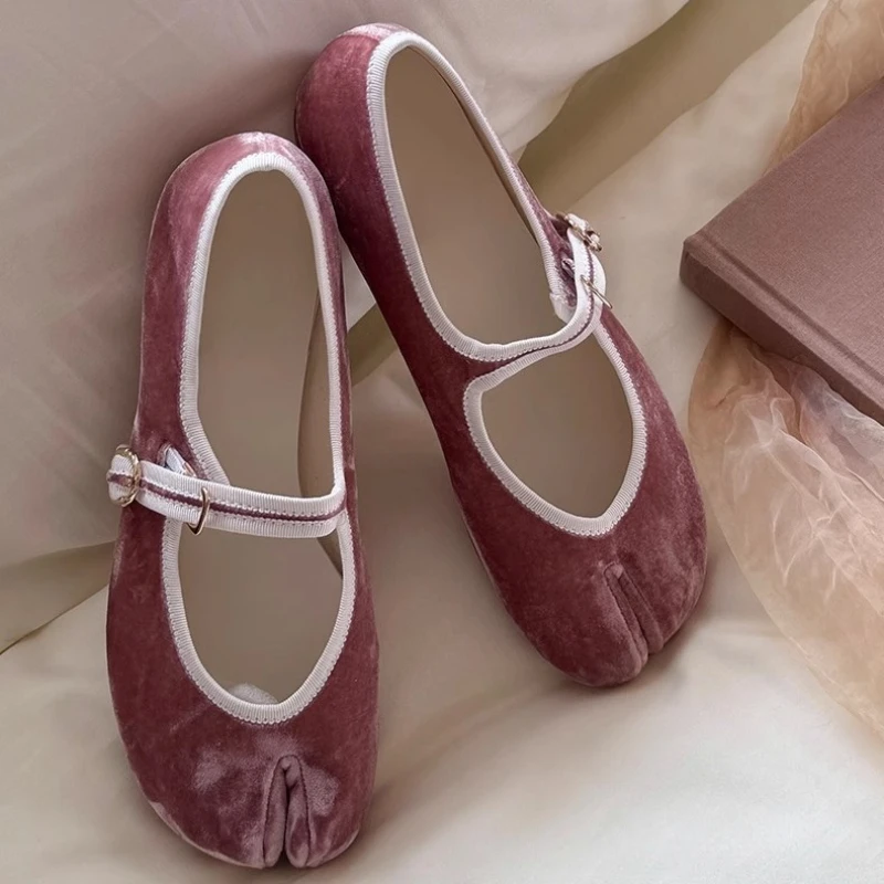 Tabi Split-Toe Ballet Flats Shoes Women Spring Autumn Velvet Buckle Strap Mary Jane Elegant Flannel Soft Ladies Loafers New In