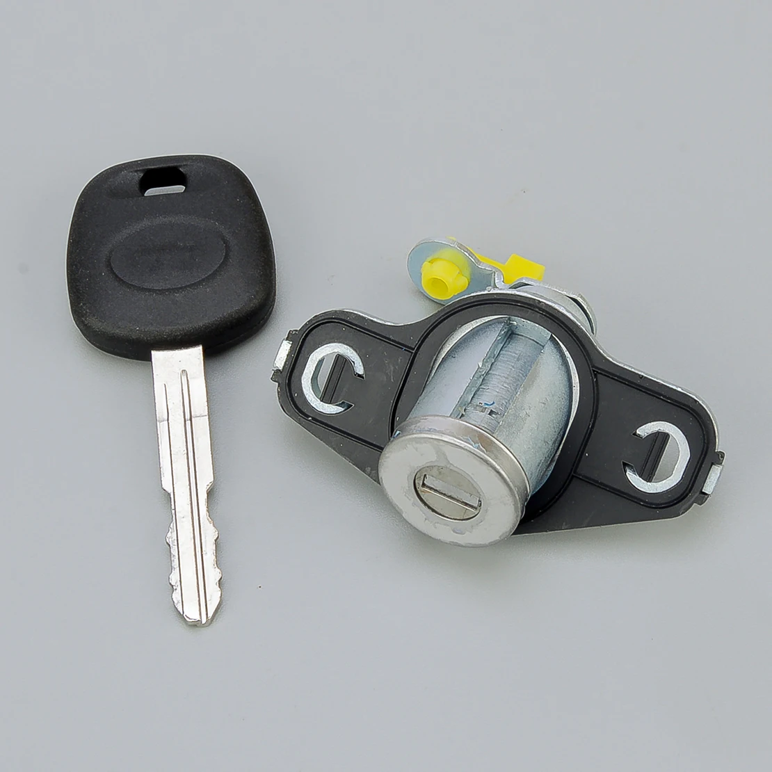 

Car Trunk Rear Door Lock Cylinder With One Key Fit For Toyota Corolla EX