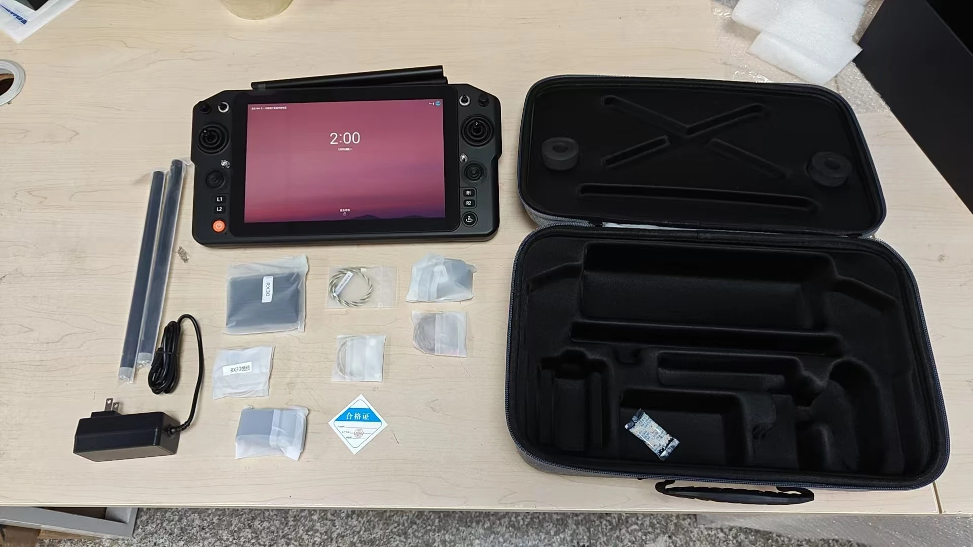 

Skydroid H30 Remote Control 16-Channel 50km Long Distance HD 10Inch Large Screen RC Handheld Ground Station