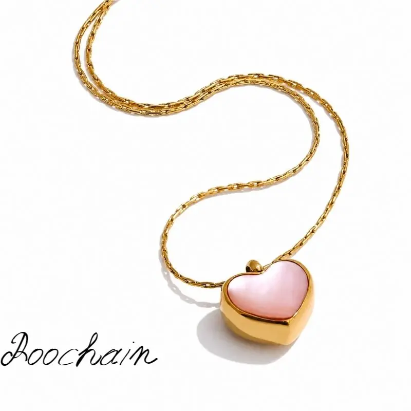 Roochain Pink Mother-Of-Pearl Heart Pendant Necklace Gold-Plated Simple and Gentle Women's Clavicle Chain Surprise Gift Dinner Party