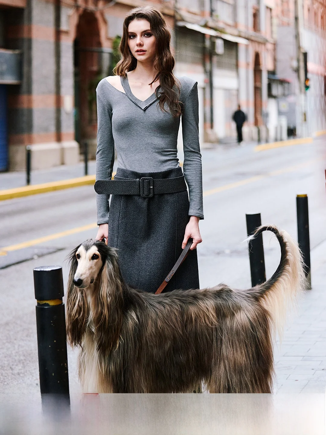 

Женский топ Luna7xi: высокоэластичная обтягивающая майка с V-образным вырезом и ажурными вставками для коррекции фигуры