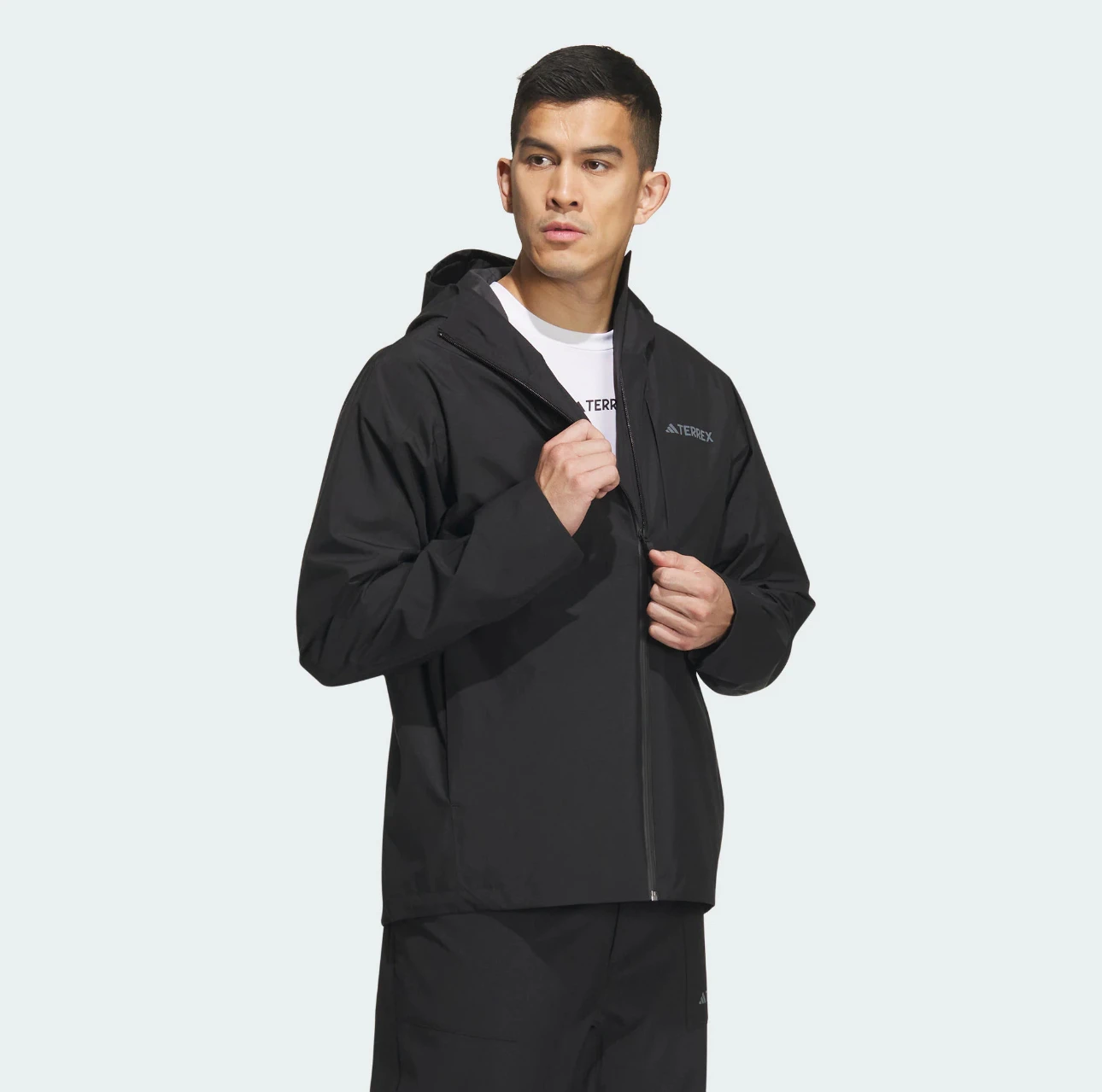 

Adidas однотонная водонепроницаемая ветрозащитная куртка с логотипом для спорта на открытом воздухе для мужчин черная