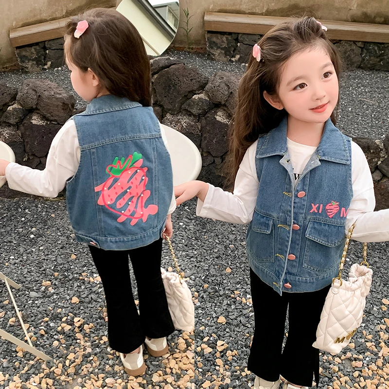 

Lovely Style Baby Child Casual Denim Strawberry Vest for Tween Girl Fashion Waistcoat Kids Sleeveless Denim Jacket Age 2-9 Years