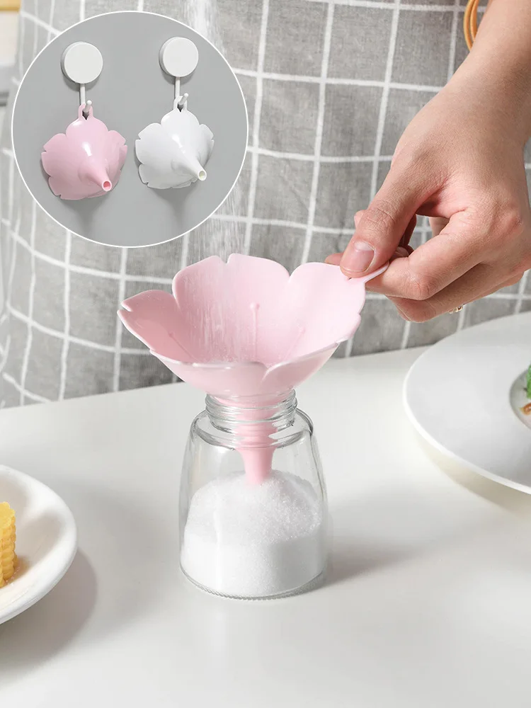 

New 2Pcs/Set Flower Shape Liquid Funnels Cherry Blossom Style Funnels Home Olive Oil Condiments Liquid Powder Dispenser Kitchen