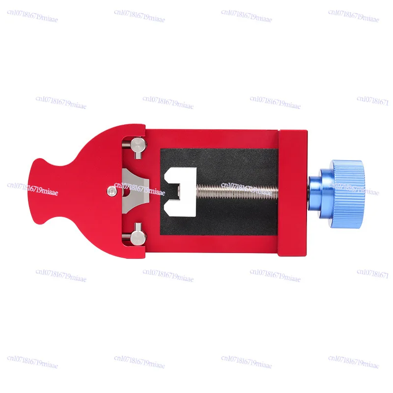 

Open the back cover of the watch. Moon-shaped bottom-pulling machine. Tools for removing watch straps and watch sections.