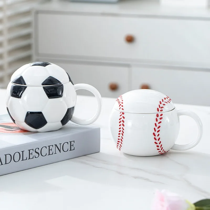 

1pcs Ceramic Coffee Mug with Lid Creative Soccer Baseball Home Water Cup Sports-Themed Ceramic Mug for Coffee Tea and Daily Use