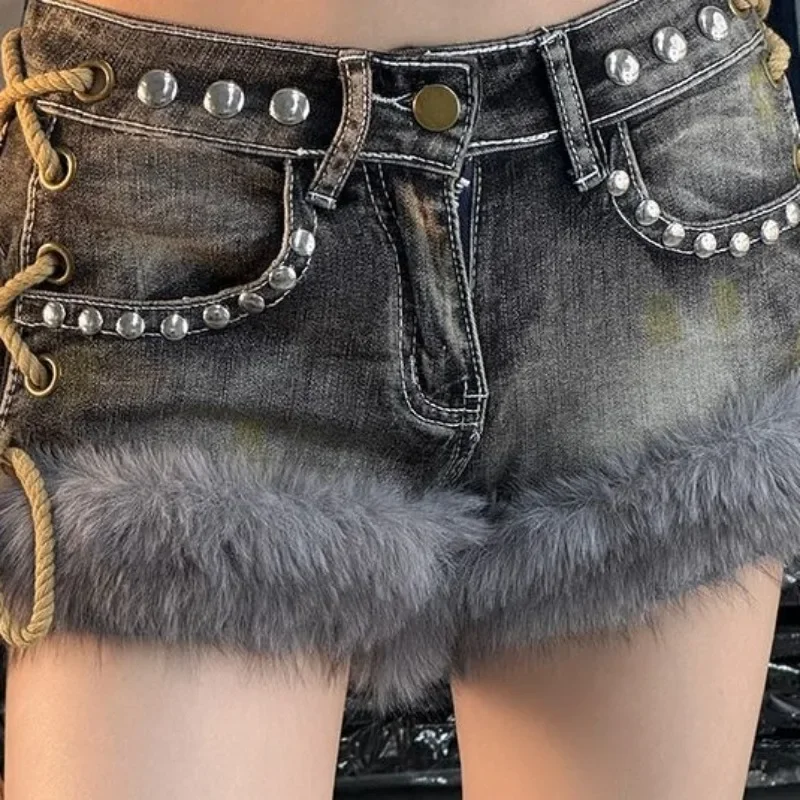 Denim-Shorts für Damen, Flauschige Streetwear mit Nieten, Hot Pants für Frauen, Frühling Herbst, Sexy Bandage-Hosen, Kurze Hosen im Y2K American Retro-Stil – Detail 2