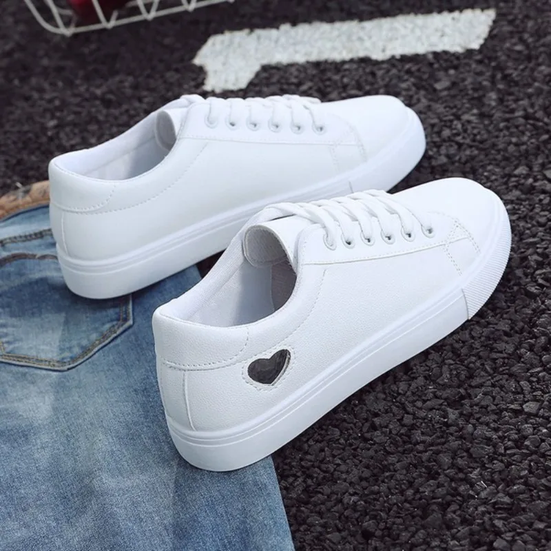 2023 Autumn Woman Shoes Fashion New Woman Leather Shoes Ladies Breathable Cute Heart Flats Casual Shoes White Sneakers New In