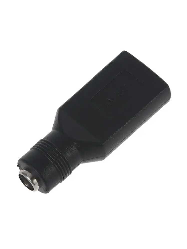 여성 커넥터의 경우 USB 2.0 스피커의 경우 5.5x2.1mm의 암컷