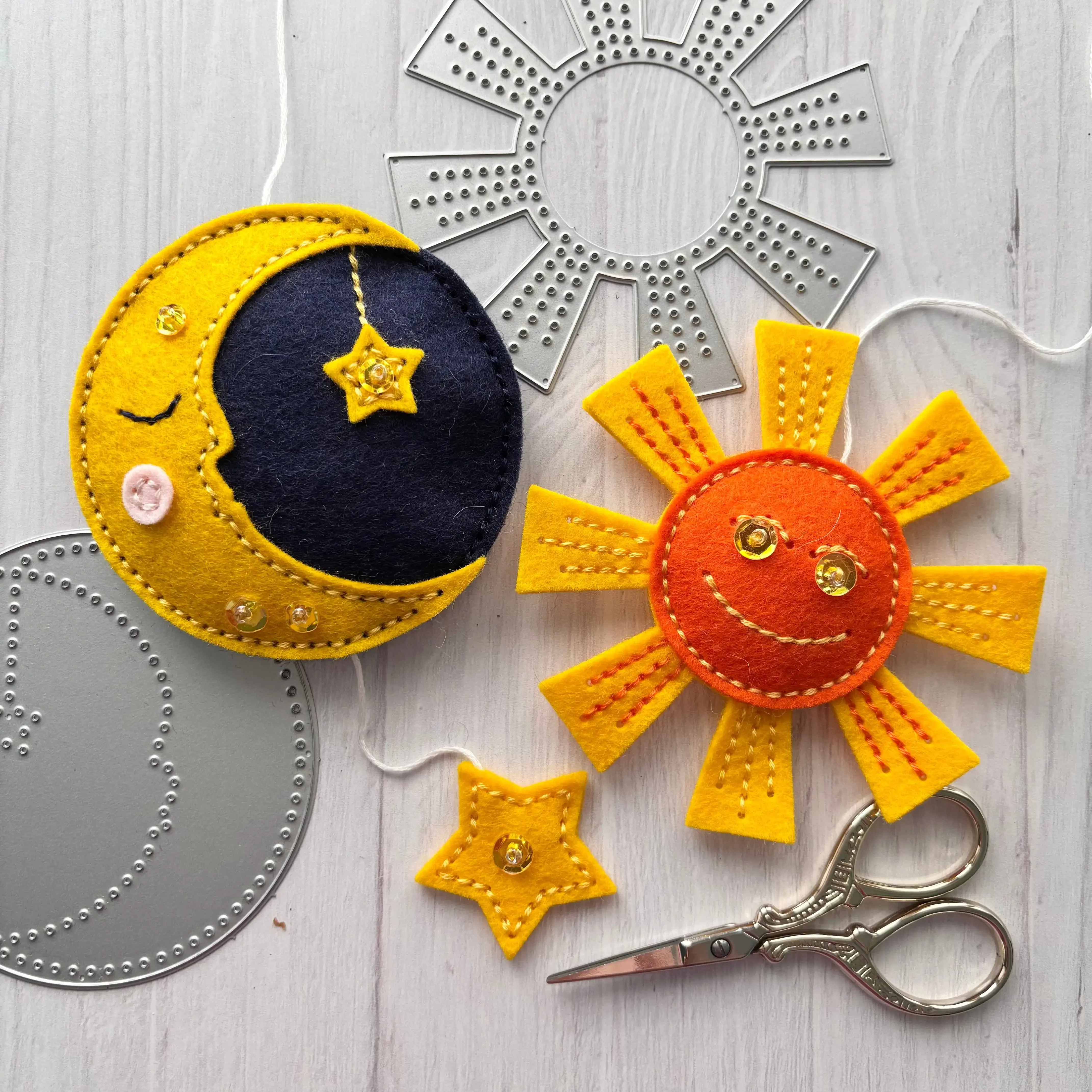 Birthday Adorable Accessories Gift Collection Metal Cutting Dies for DIY Making Card Scrapbook Summer Kickoff Felt Dies