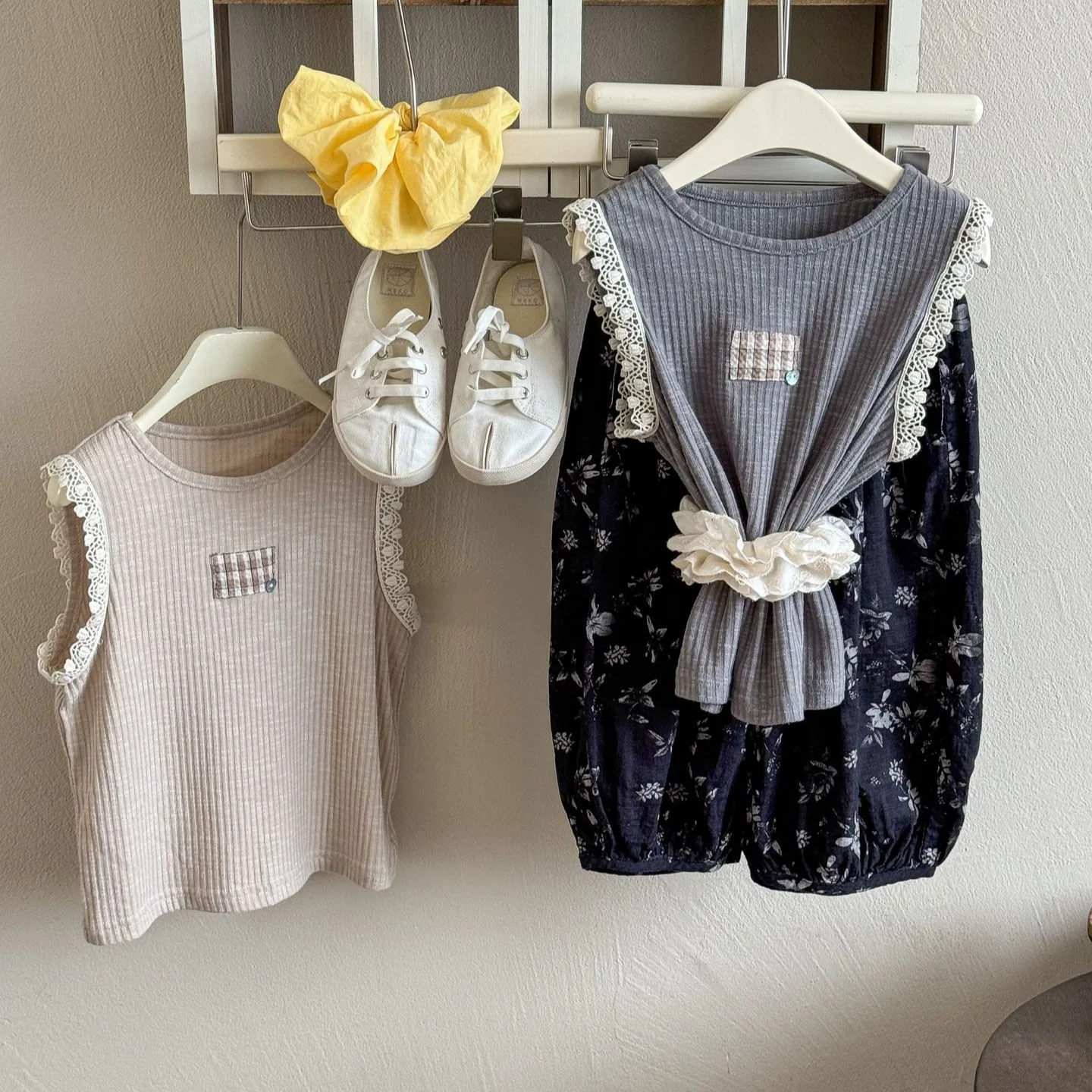 

2025 Summer New Girl's Sleeveless Top Fashion Tank Top Lace Knitted Korean Edition Casual Elegance