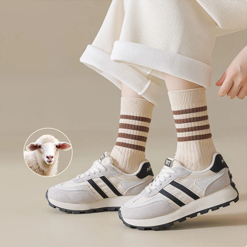 

Ladies' Socks Japanese Harajuku Stripe Simple Versatile Mid Tube Socks Winter Thicked Warm Comfortable Cashmere Socks For Girl
