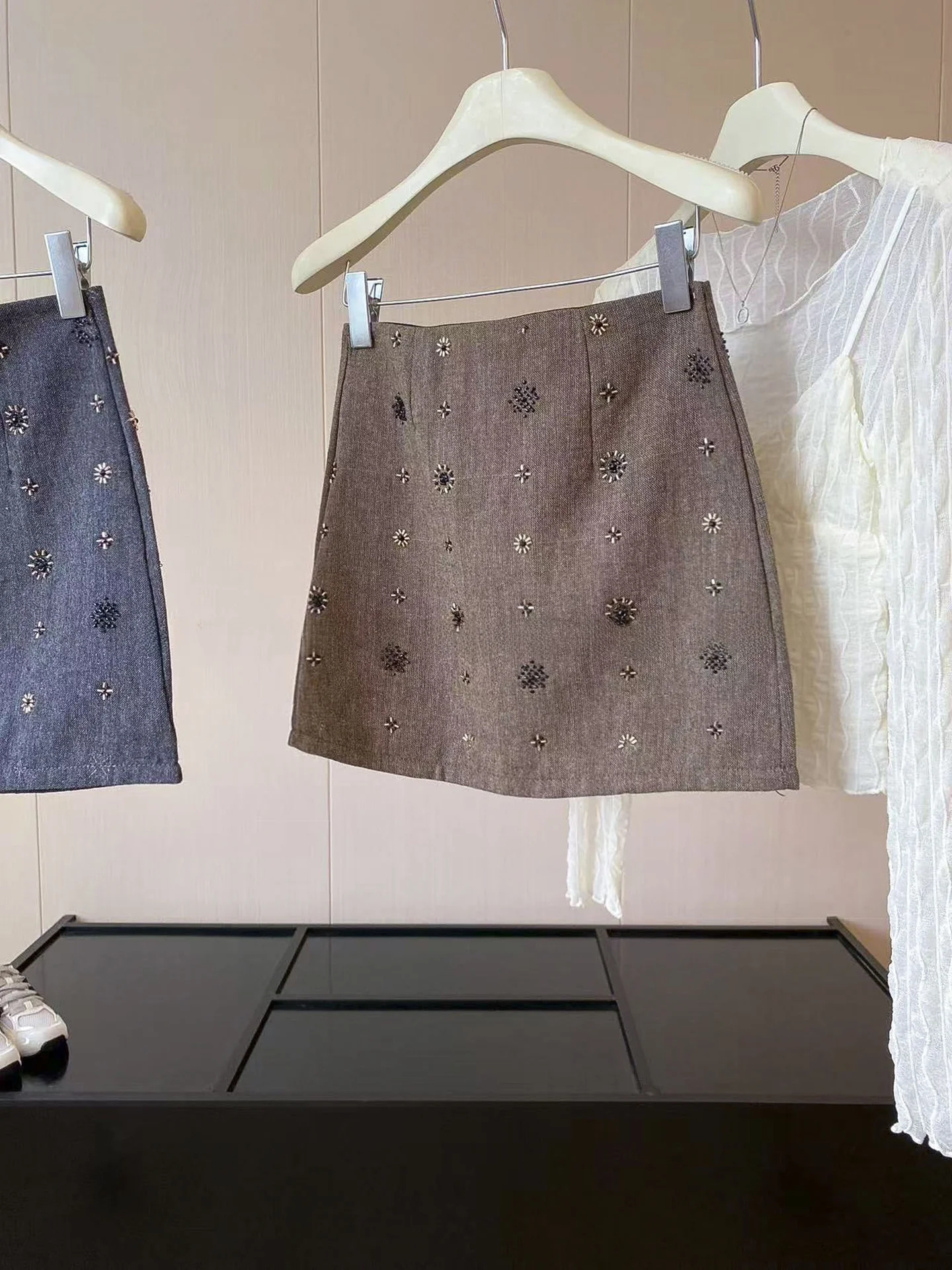 Retro Fashion Heavy Embellished High Waist Slimming Woolen A-Line  Skirt for Women Autumn Season Polyester Fiber