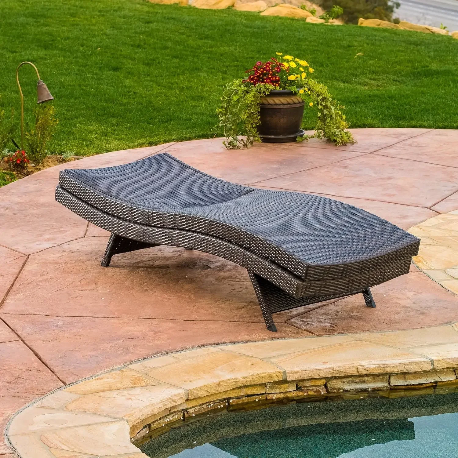 Christopher Knight Home Salem Outdoor Wicker Chaise Lounge Chairs