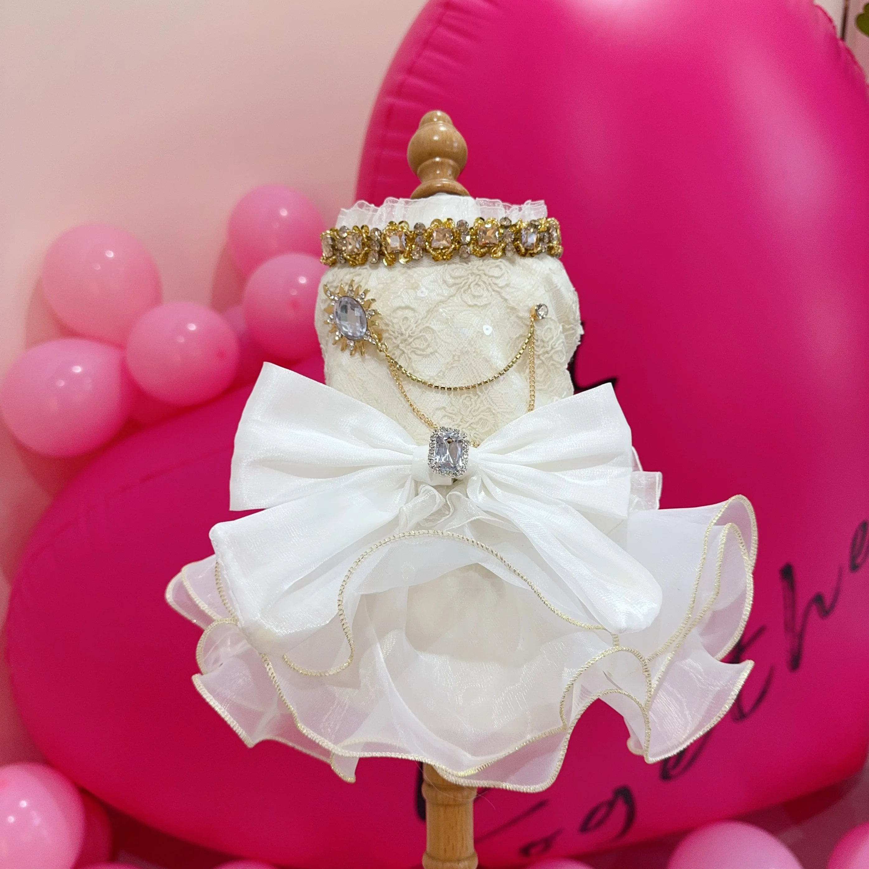 

Black White Luxury Pet Clothes Pure Handmade Crystal Bow Lace Party Dresses For Small Medium Dogs Winte Thick Plush Puppy Coats