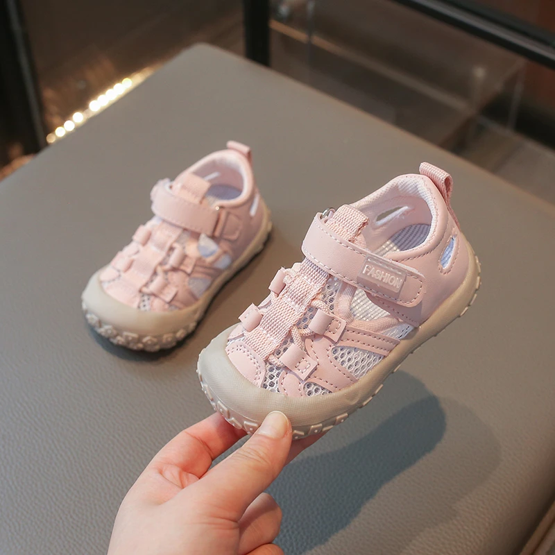 2026 New Children's Sports Sandals, Soft-soled Beach Shoes with Toe Covers, Children's and Toddlers' Walking Shoes 16-25