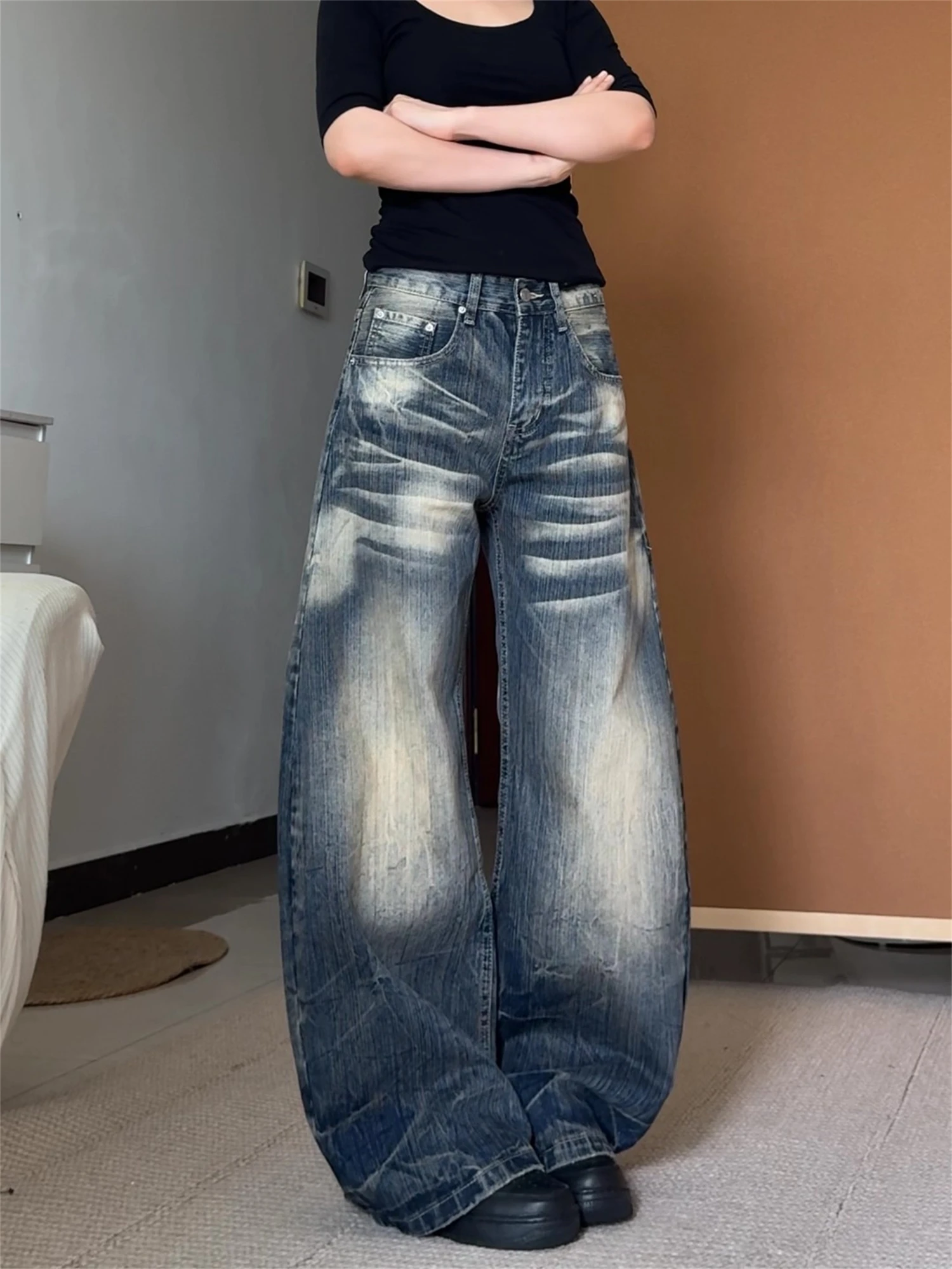 

Women's Gradient Wash Oversized Wide Leg Denim Jeans Vintage Faded Whiskering Baggy Silhouette Retro Streetwear Ladies Pants