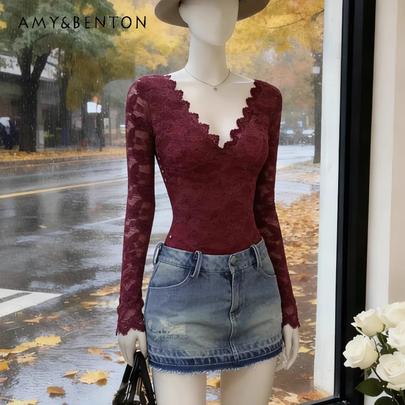 

2026 Spring New Sexy V-neck Lace Splicing Hollow Out Women's Bottoming Shirt Retro Design Slimming Thin Red T-shirts Ladies