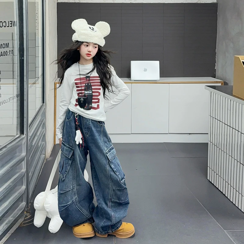 

2025 Autumn New Scimitar Denim Overalls Big Pocket Pleated Design Fashionable Foreign Girl