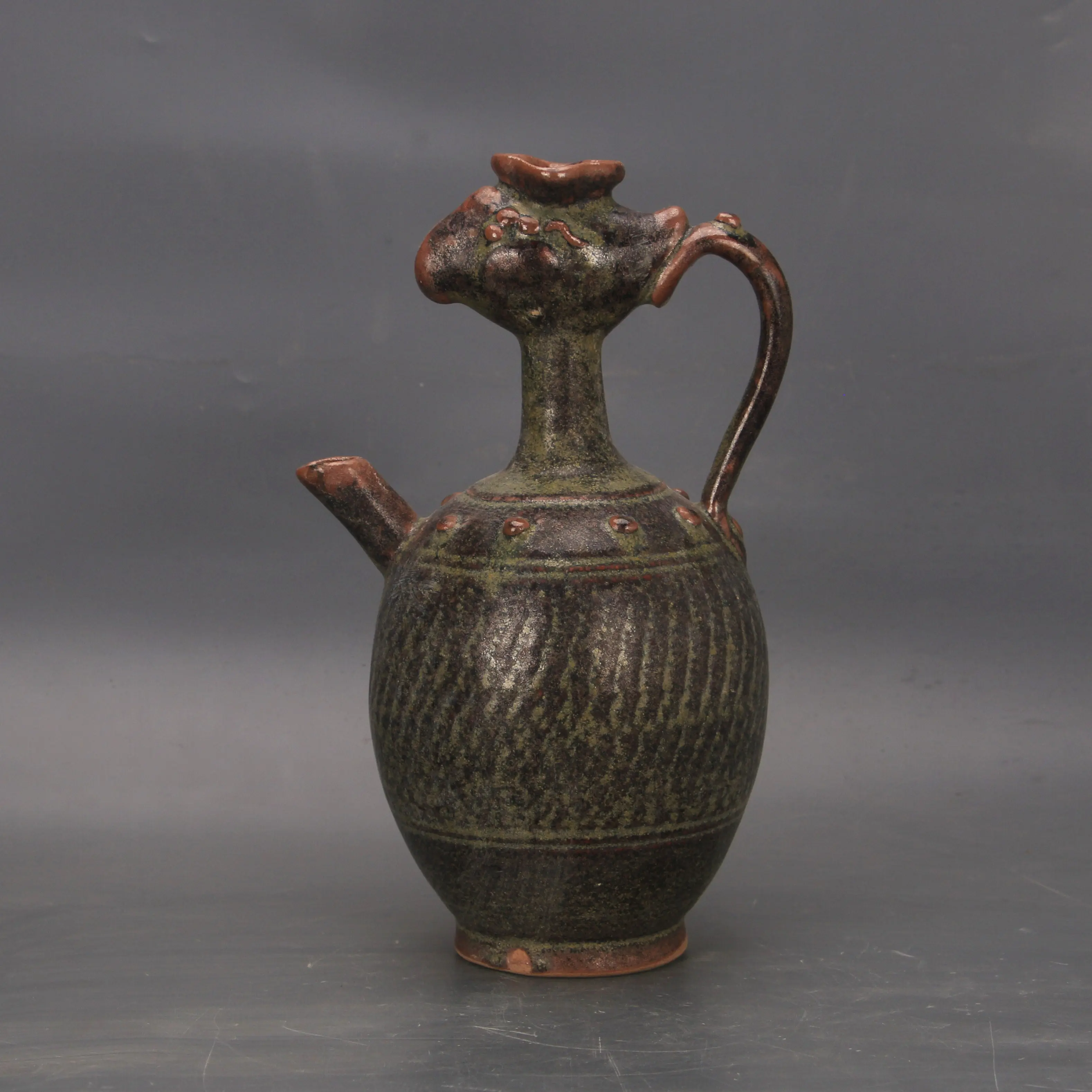 Song Dynasty Yue Ware Tea Dust Glaze Porcelain Chicken Head Ewer Antique Reproduction Home Decor Collection