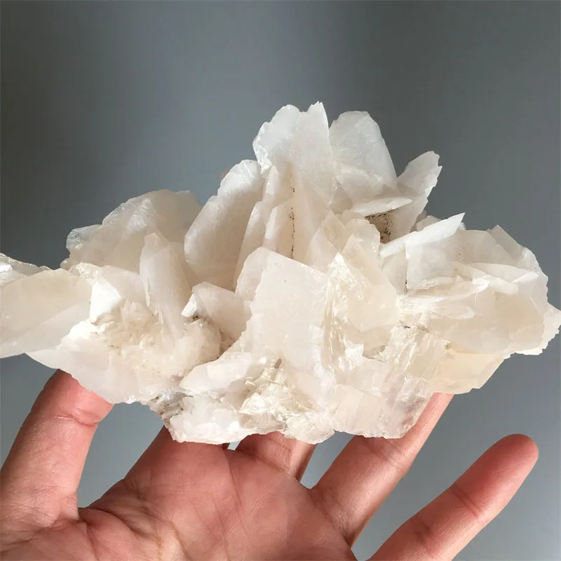 331g Natural White Rose Petal Calcite (Fluorescent Effect Pink ) Mineral Specimen Healing Energy Crystal Stone Home Decor