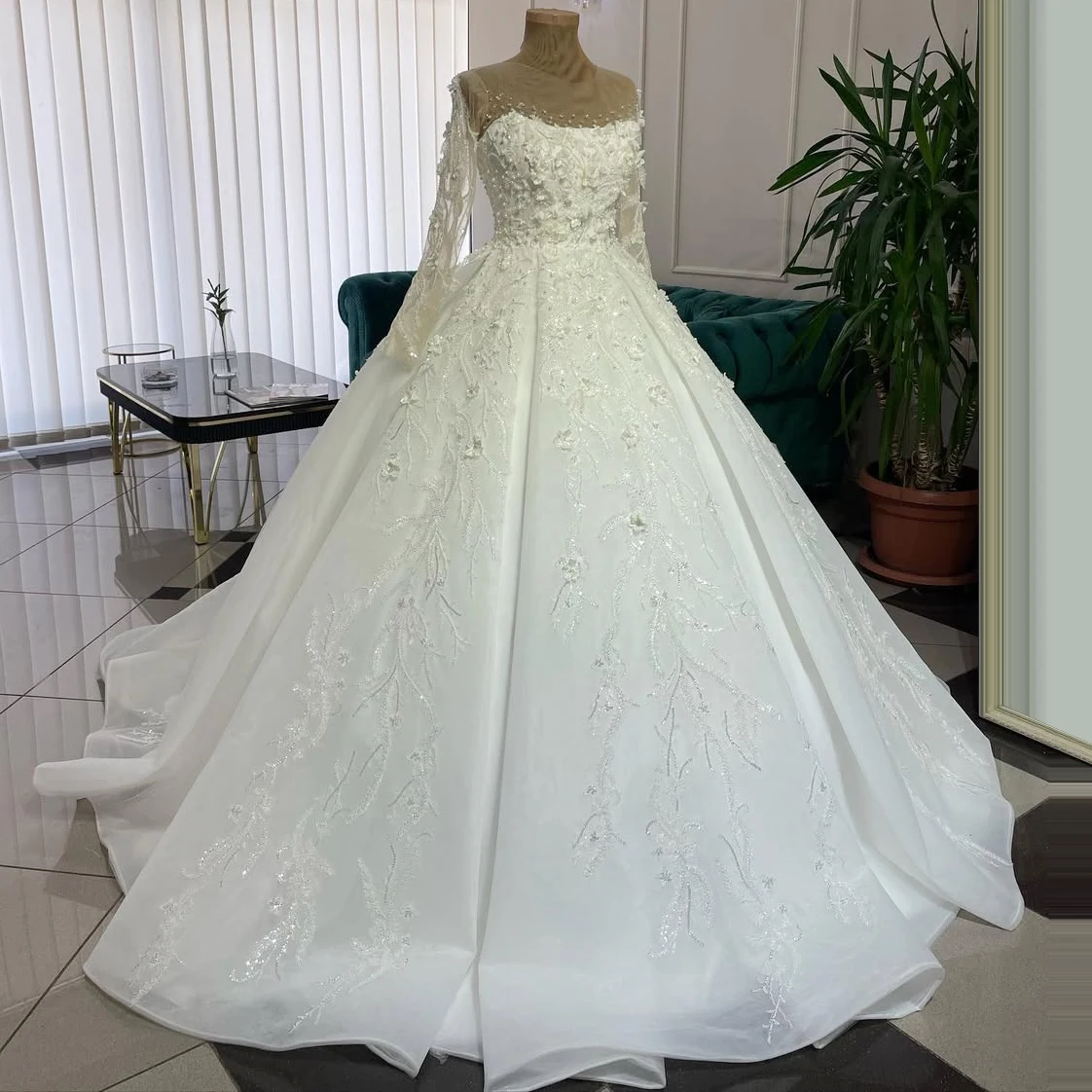 

New Elegant Ivory Ball Gown Wedding Dress Long Sleeve Appliqué Princess Nude Neck Bridal Dress Engagement Party Dress Customized
