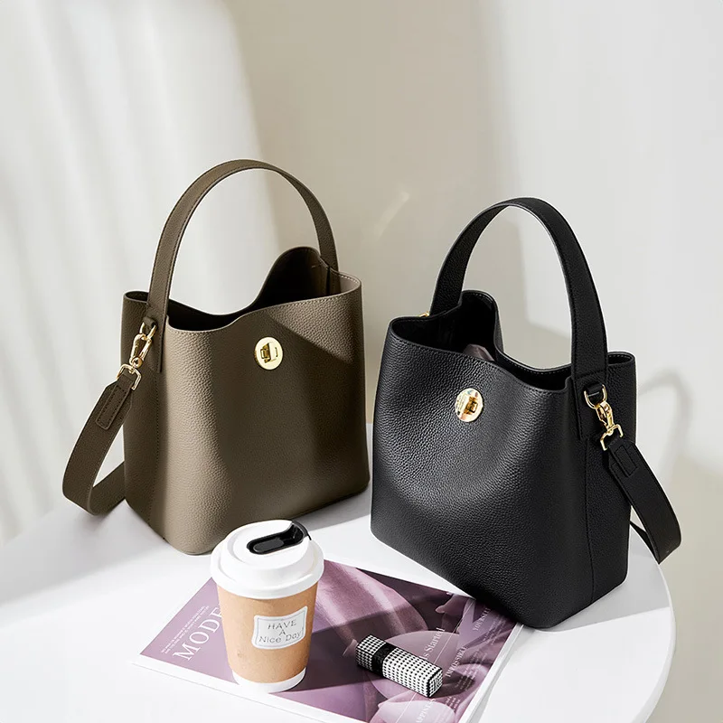 2026 Women New Genuine Leather Shoulder Crossbody Bag Lady Classic Design Large Capacity Bucket Bag Female Versatile Handbag