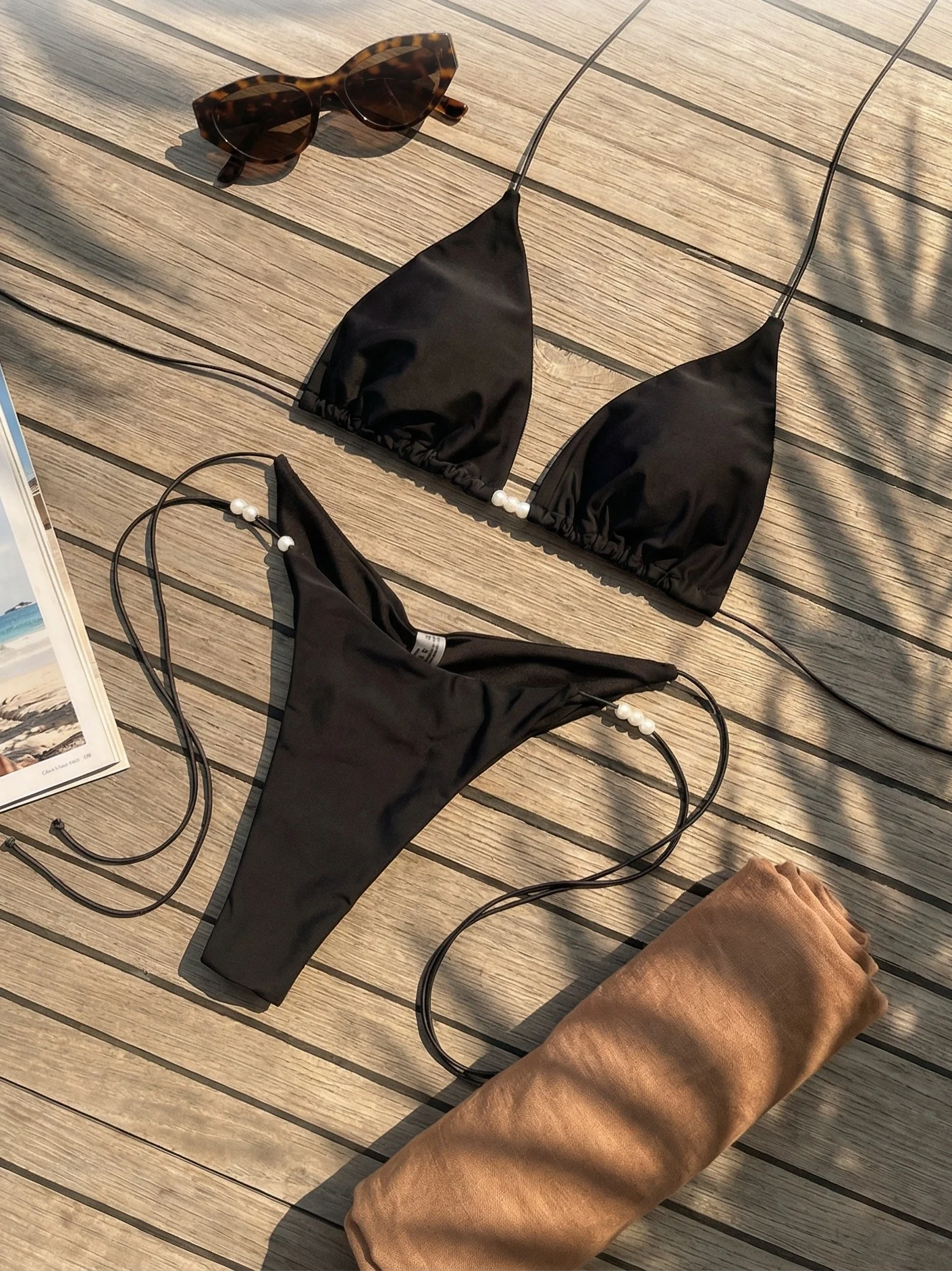 

Сексуальный женский купальник-бикини: блестящий, с завязками на шее, стринги, пляжная одежда