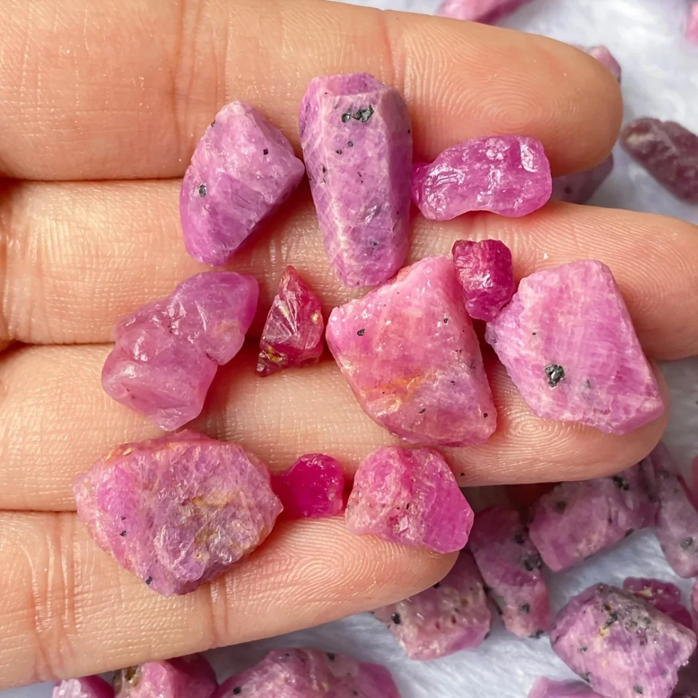 خام الأحمر اكسيد الالمونيوم روبي رقائق غير النظامية الخام ديكور المنزل بلورات شفاء الأحجار الكريمة المعادن الريكي هدية حديقة الديكور #1