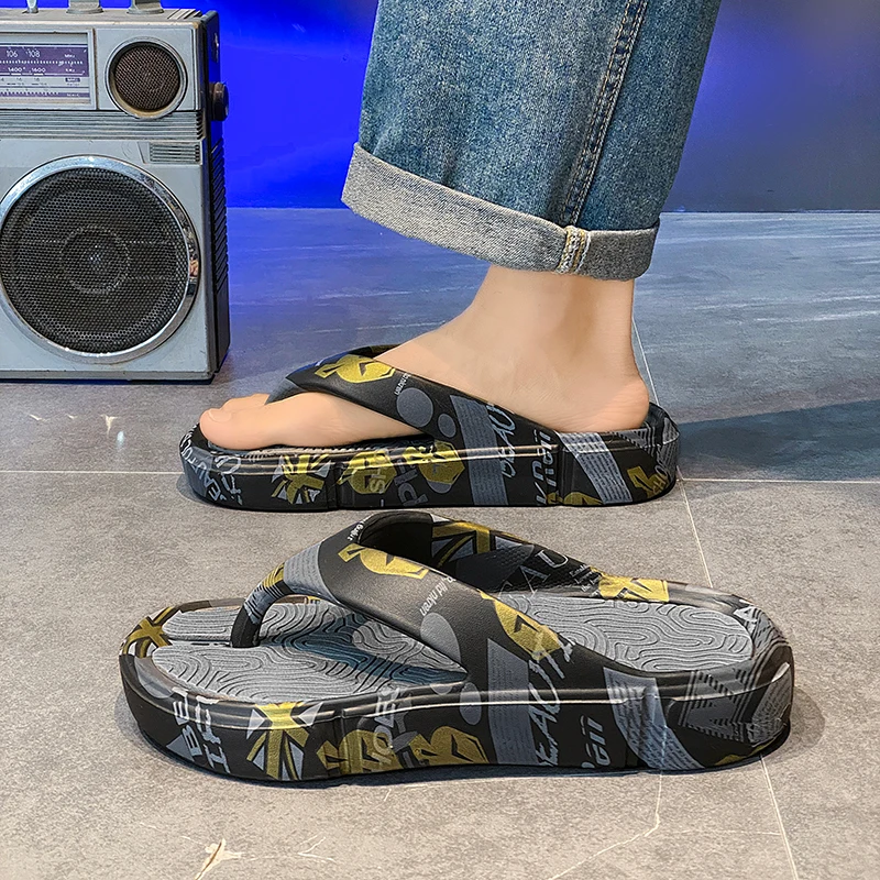 Men's Summer Outdoor Sports Thong Slippers Anti-Slip Thick Bottom Sandals for Beach And Casual Wear Lightweight EVA Material