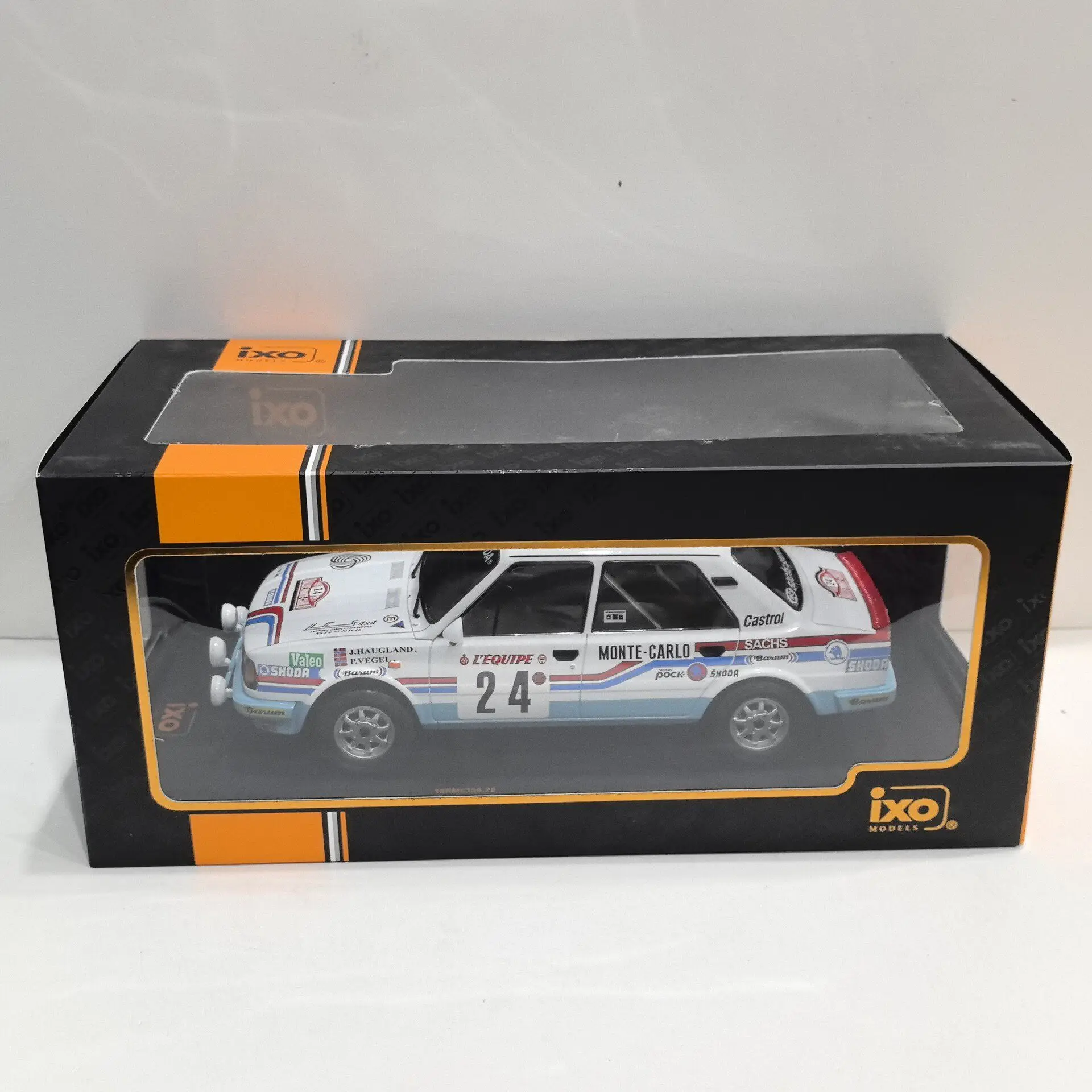 

Diecast IXO 1/18 Scale SKODA 130L #24 1987 U5 Alloy Car Model