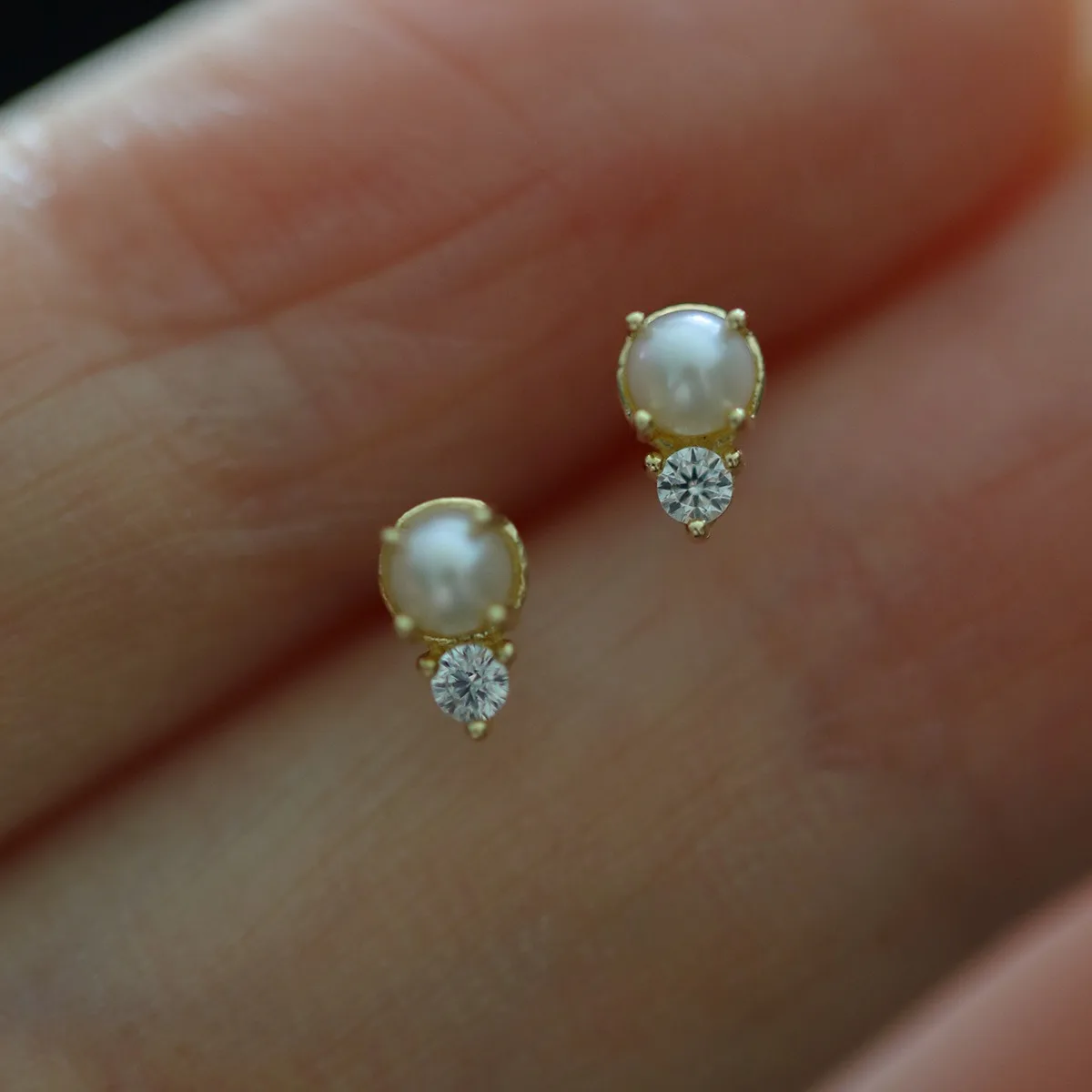 925 Sterling Silver Plated 14K Gold Mini Shell Pearl Zircon Earrings for Women Exquisite Party Jewelry Accessories