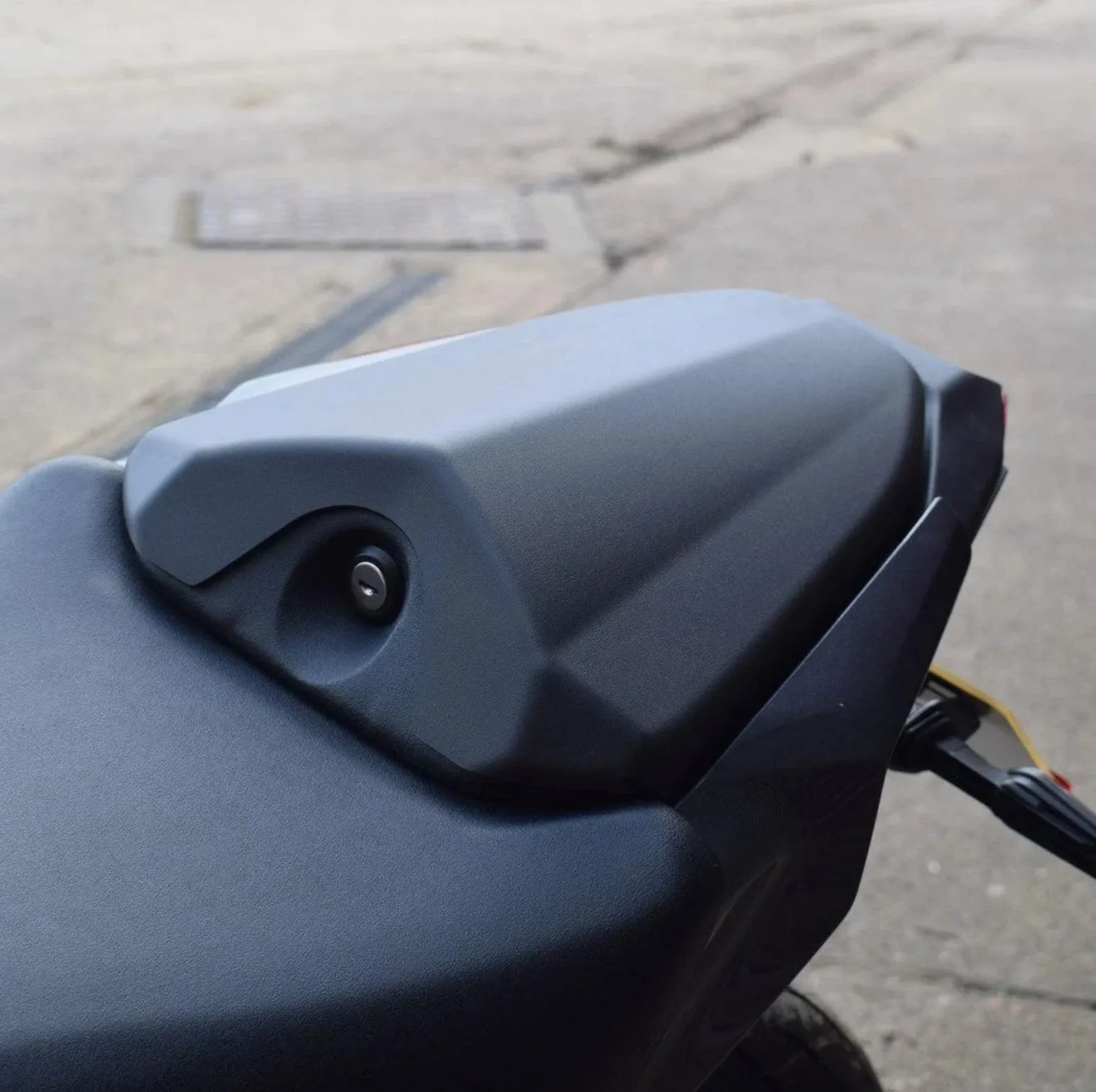 

Rear Passenger Seat Cowl Fairing Cover Black For YAMAHA MT-09 YAMAHA MT-09 SP 2024-2025 Motorcycle Accessories Rear Seat Cover