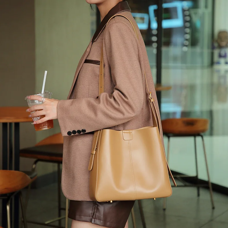 

DONNAIN Tote Shoulder Bag Women Cowhide Leather Large Capacity Bucket Bag Solid Color Casual Handbag Female Crossbody Bags