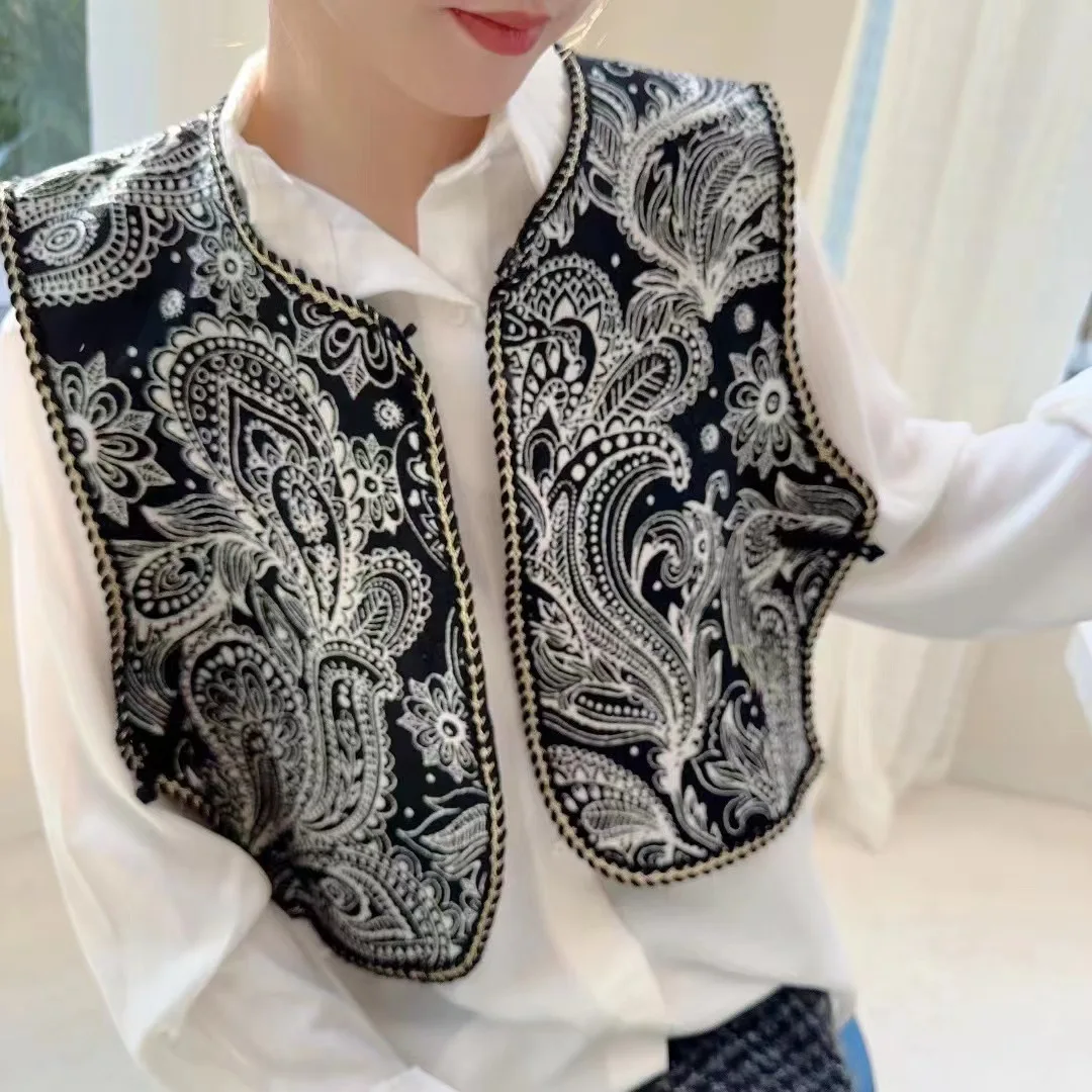 New Bohemian Vest for Women Retro Embroidery National Style Lady Free Shipping