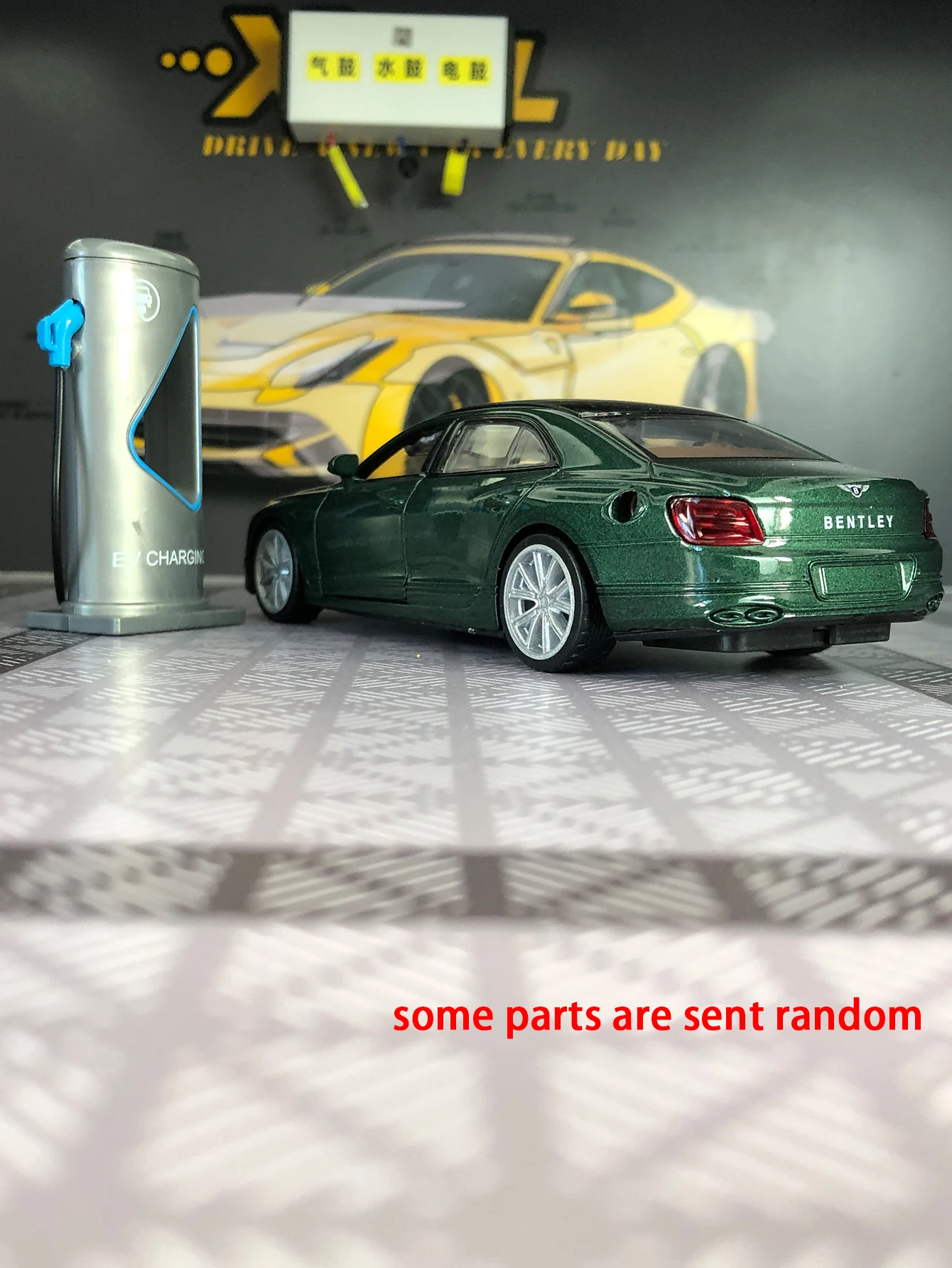 1: 38 محاكاة سبائك الزنك BENTIEY FIYING SPUR HYBRID، نموذج ثابت، مقتنيات معدنية هدية سيارة