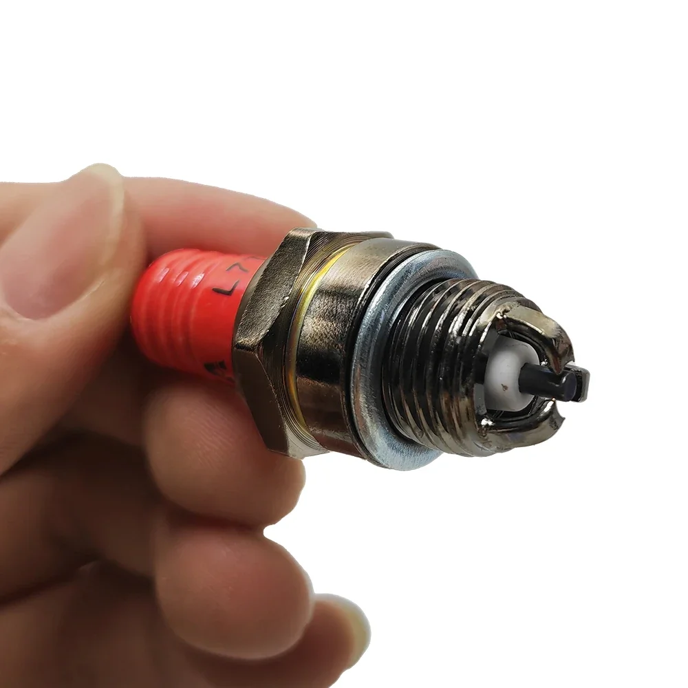 High-Performance Spark Plug L7T 3-sided Pole for Gasoline Chainsaw and Brush Cutter Garden Power Tool Accessories