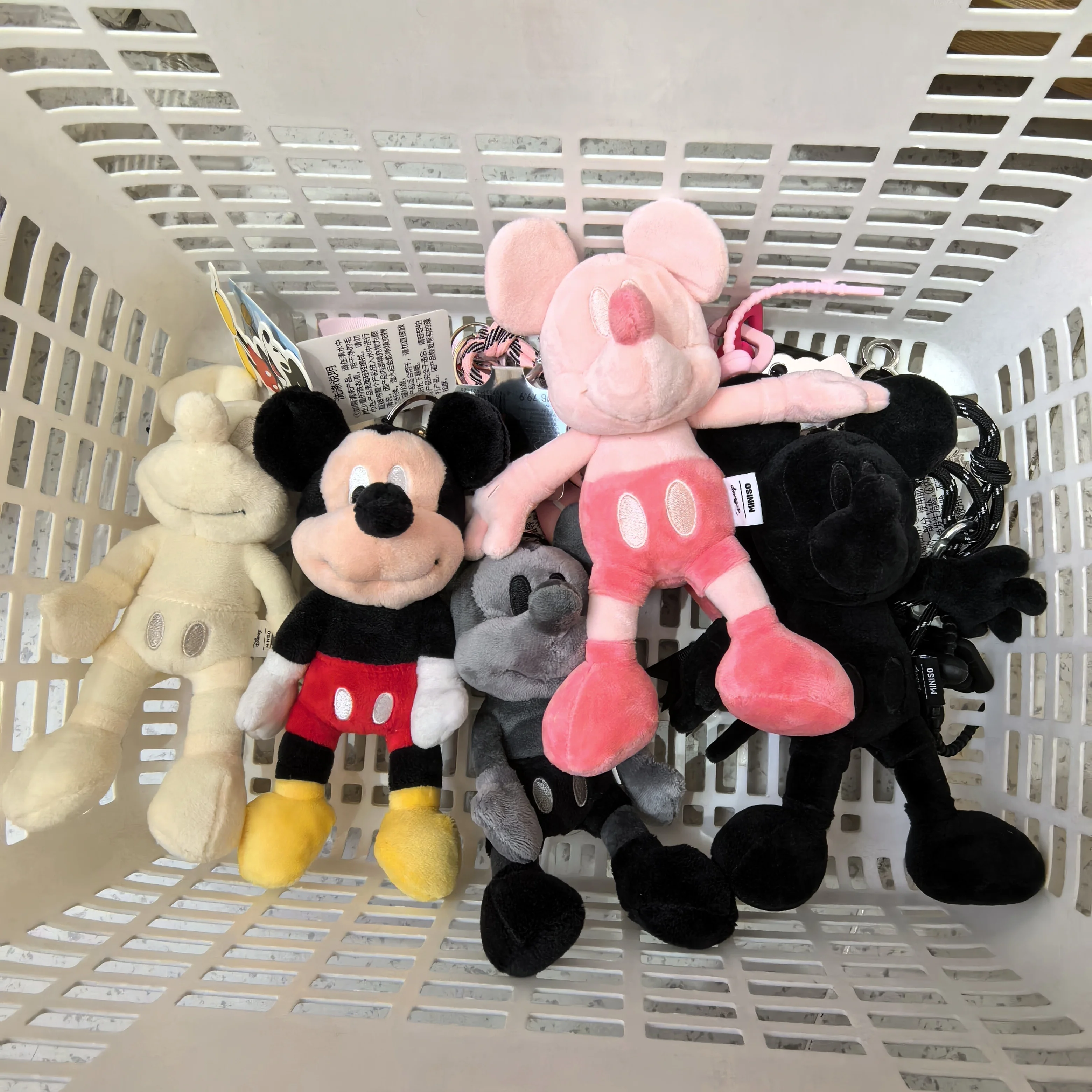 

Mickey Mouse No.7 Streetwear Plush Keychain, Disney Athleisure Charm for Bag, Cute Sports Jersey Doll, Cool Urban Gift