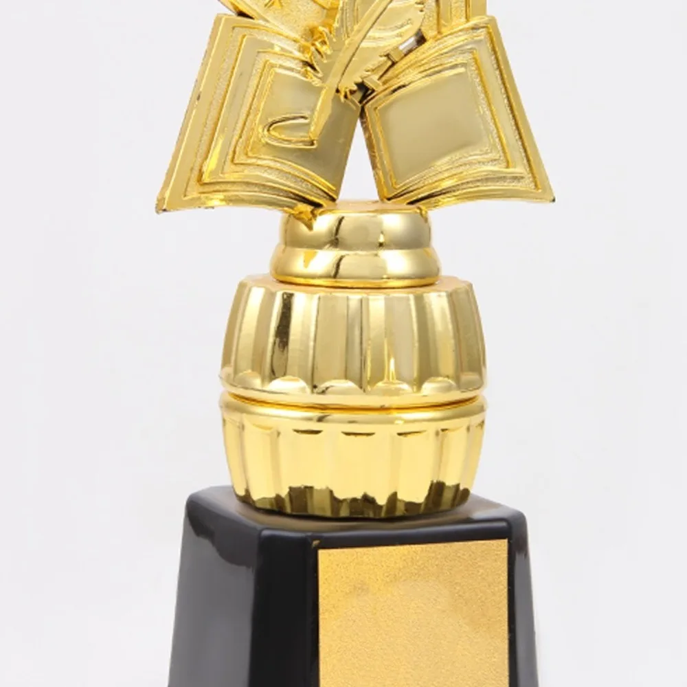 

Пластиковый трофей «Золотая награда», маленький доктор, выпускной детский маленький приз, модель кубка, награда за победителем конкурса, игрушка-трофей