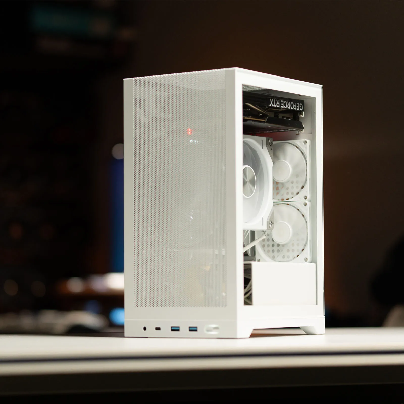 Shiny Snake L200 10.4L ITX Chassis - Switchable Side Panel, Riser