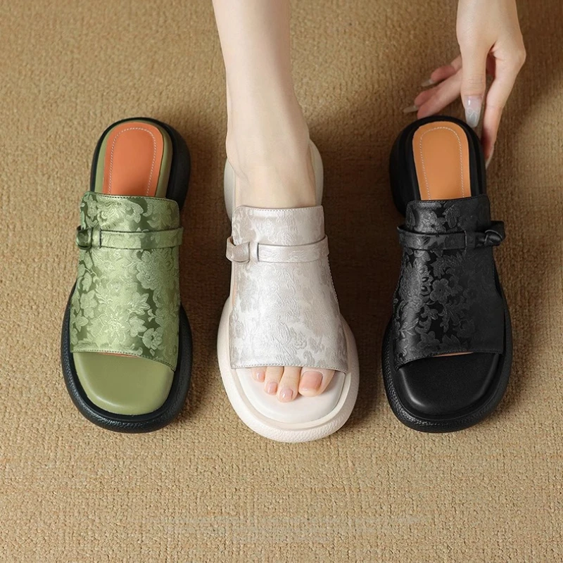 

2025 New Female Shoes Slippers Women Summer Rubber Flip Flops Platform Heeled Slides Fashion 2025 Beach Flat High Soft