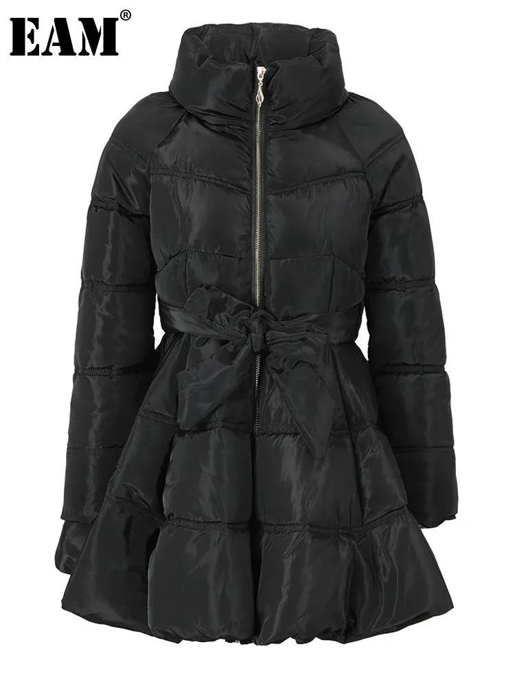 

[EAM] Black Bandage Bow Cotton-padded Coat Long Sleeve Loose Fit Women Parkas Fashion Tide New Autumn Winter 2024 1DH5282