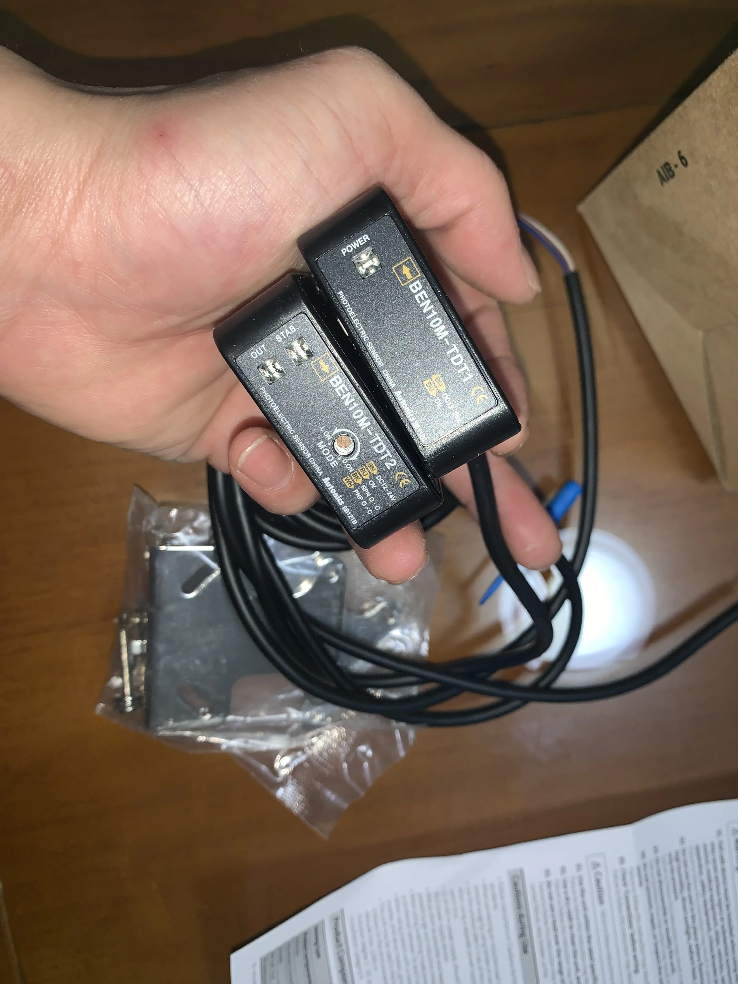 

BEN300-DFR BEN500-DFR BEN5M-MFR BEN10M-TFR BEN300-DDT BEN500-DDT BEN5M-MDT BEN10M-TDT Autonics photoelectric sensors