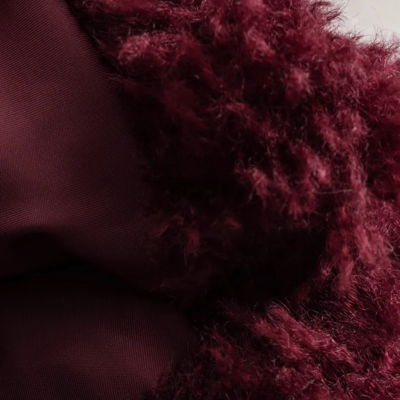 เสื้อแจ็คเก็ตขนเฟอร์เทียมคอเว้าทรงหลวมสำหรับสุภาพสตรี สีแดง เสื้อแจ็คเก็ตขนสั้นฟูฟ่อง อุ่นหนา เสื้อโค้ทขนแกะเทียมหรูหราสง่างาม